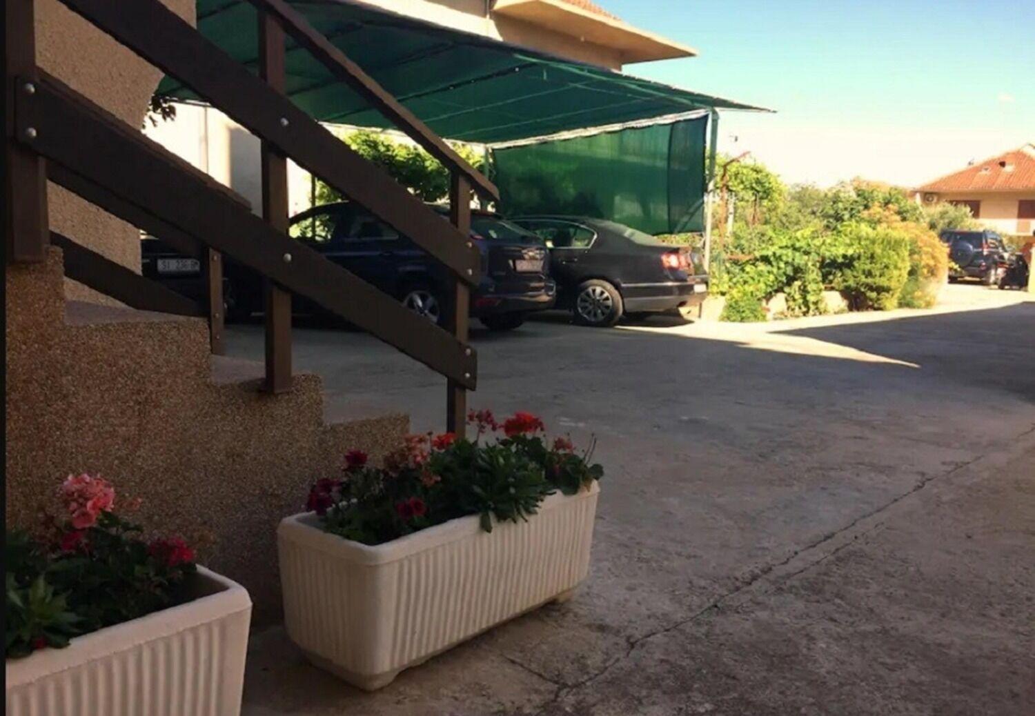 Apartments And Rooms Ognjen - Family Apartments With Free Parking Betina  Exterior foto